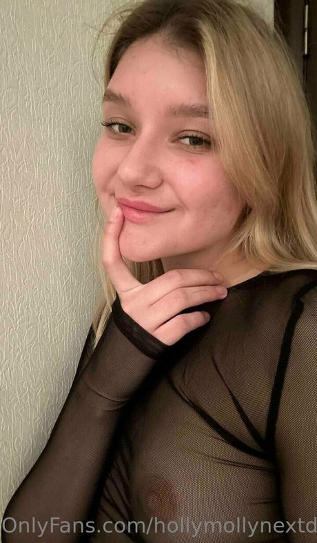 hollymollynextdoor model naked pics