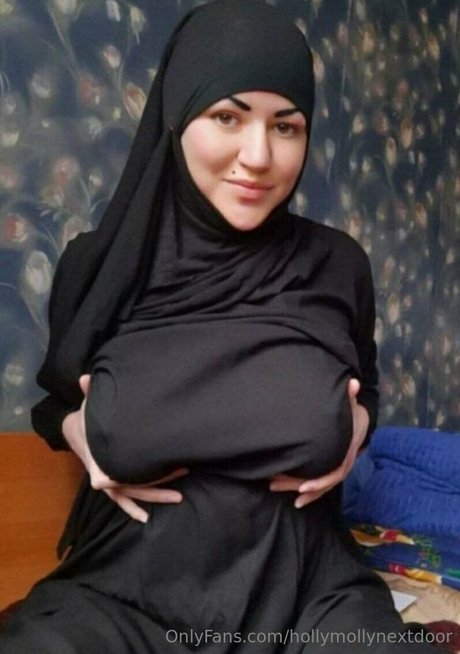 hollymollynextdoor pretty model image