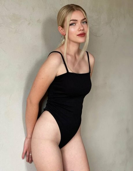 elliemiss model free photo