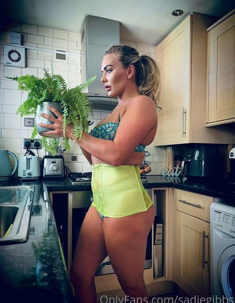 sadiegibbs hd actress images