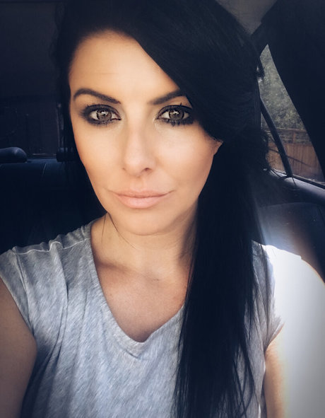 tarynthomas naked model pic