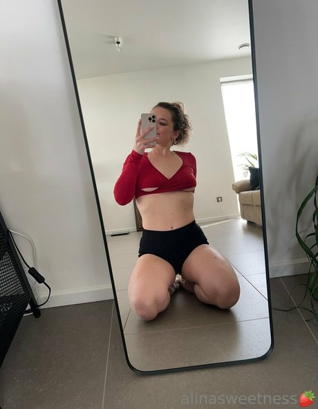 linaliciouss model porn img