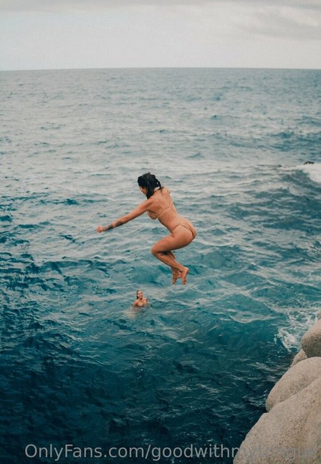 goodwithmytongue sexy model pictures