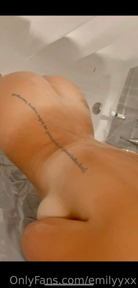 emilyyxx pornstar naked galleries