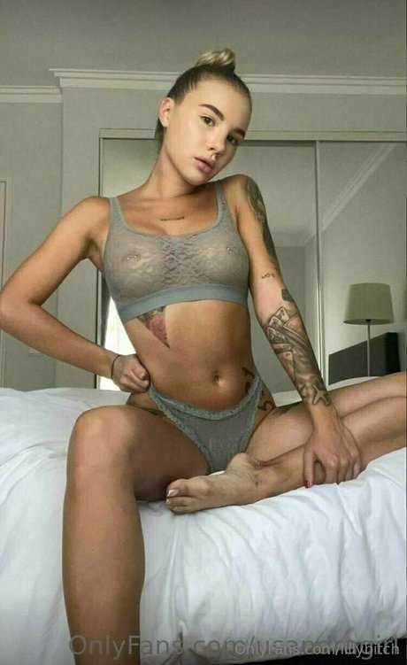 lillybitch star erotic picture