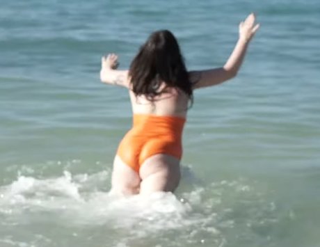 Shauna Dewit nice actress pictures