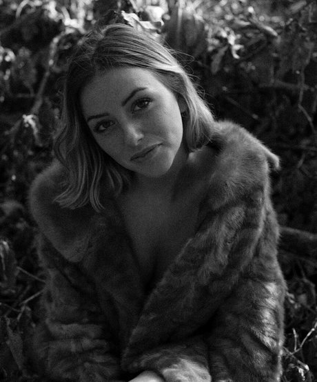 Shauna Dewit sex star photo