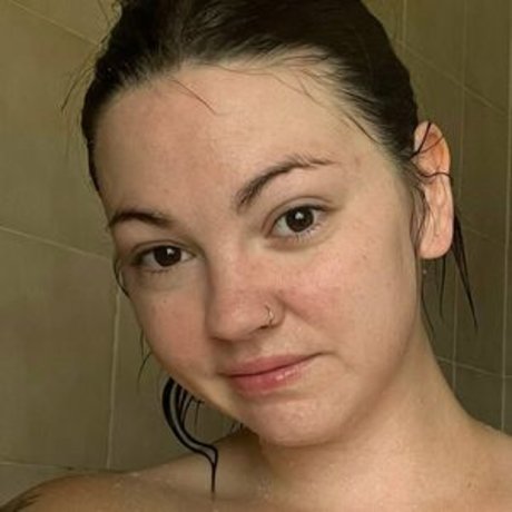 lylasbigheart model nude pic