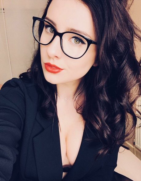 ErinMoore nude actress gallery