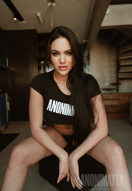 Emily Garcia model hd img