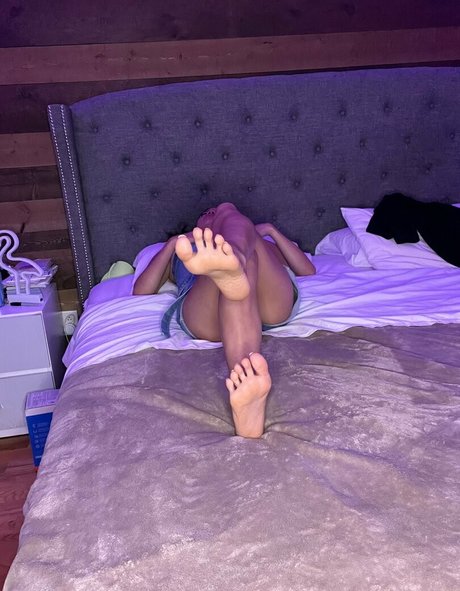 Sia ASMR top model image