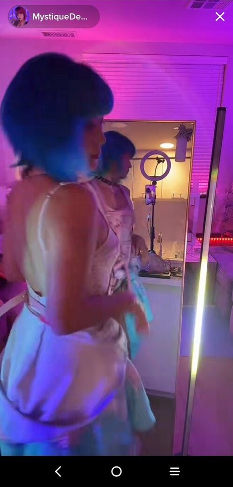 Mystiquede exclusive pornstar photo