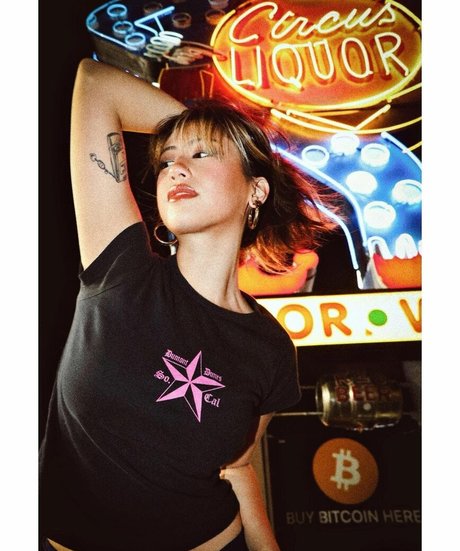 Itsreallysandyhere free model img