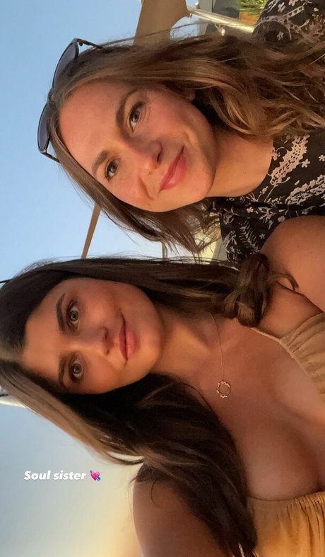 livefitelle model high quality photo