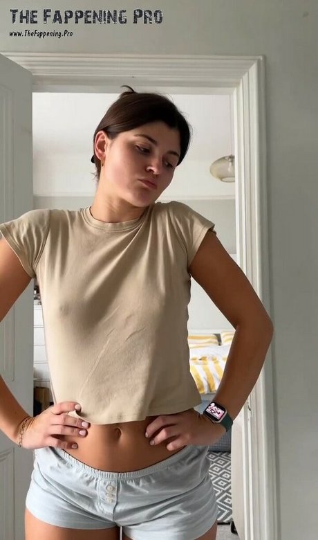 livefitelle porn star gallery