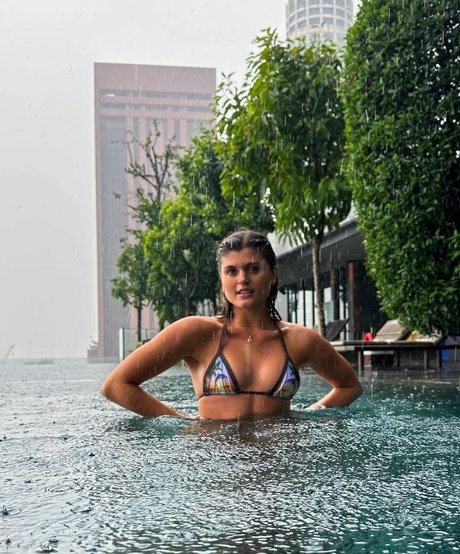 livefitelle star perfect photos