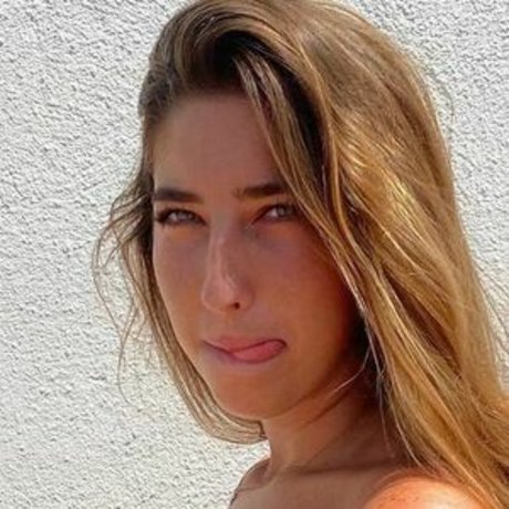 Sofi Font exclusive star photos