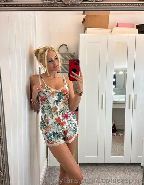 sophieaspinx model erotic photos