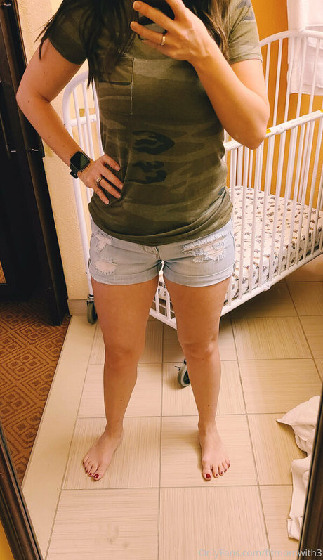 fitmomwith3 pornstar naked image