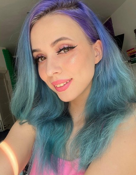 Fairy Elfie naked actress pic