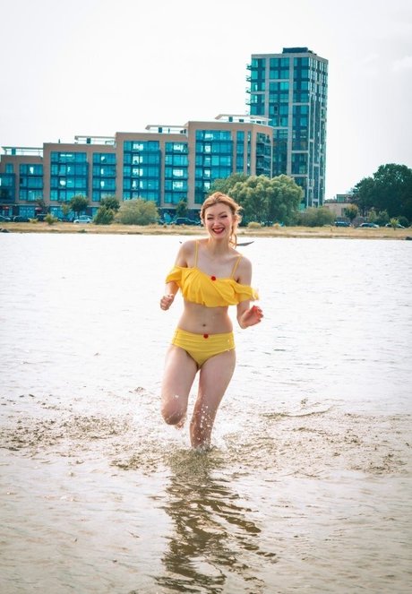 AnsoCosplay model xxx picture