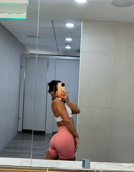 nikkidoyon pornstar nude picture