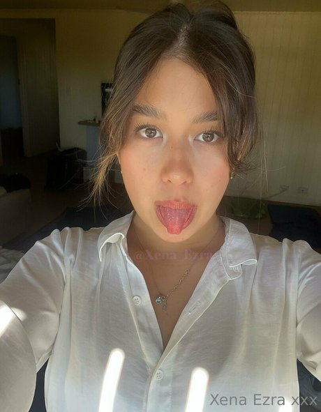 xena ezra adult model picture