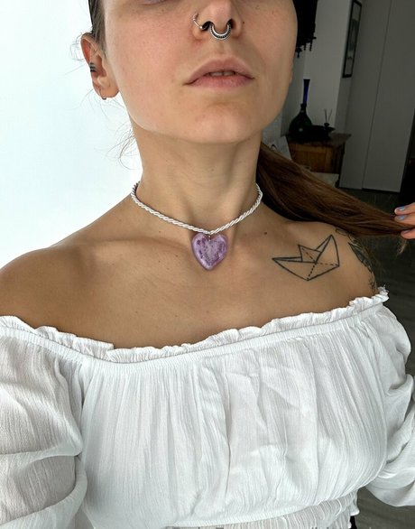 Kitty Berg star free pics