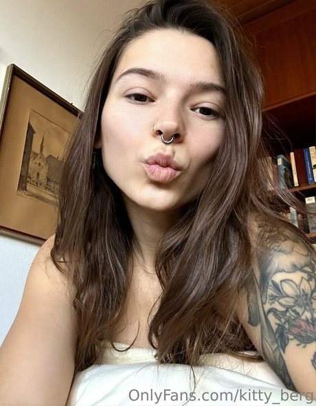 Kitty Berg exclusive actress photos