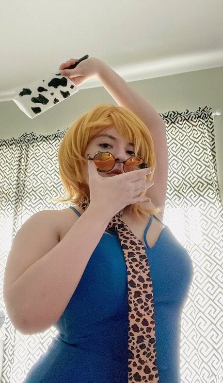 MegaMoeka naked actress pictures