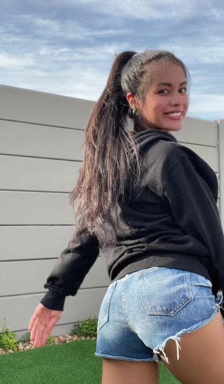 Fuzzybear pretty pornstar img