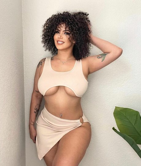 Calida pornstar perfect img