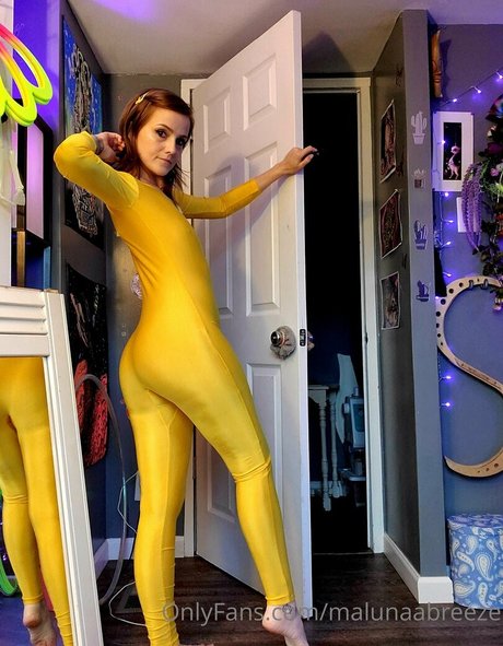 malunaabreeze model sexy photos