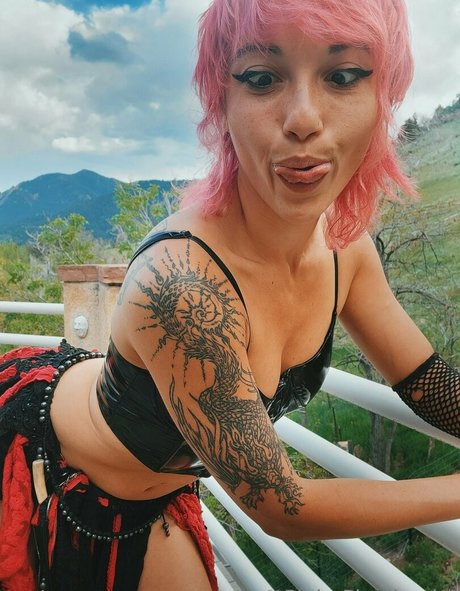 PixiePixelized Profile pic