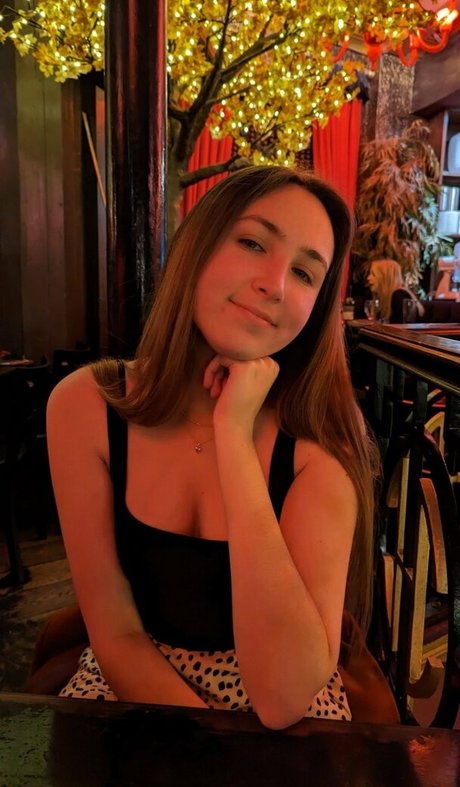 Ashton Matthews sexy star picture