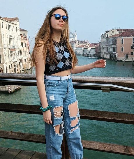 Ashton Matthews model hot img