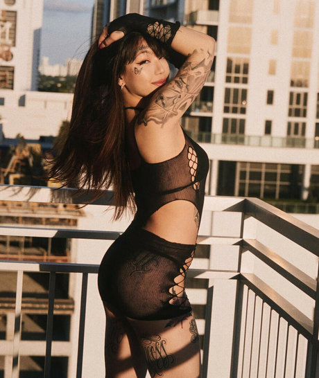 Sarah Lo pretty star gallery