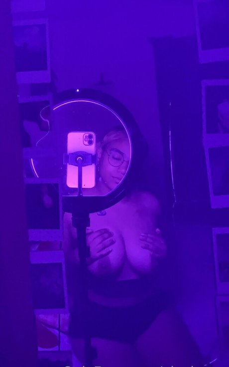 xluckyme erotic pornstar image