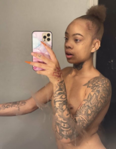 tiffanylannettevip model porn pic