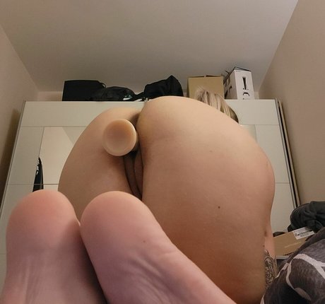 midgettovip pornographic actress image