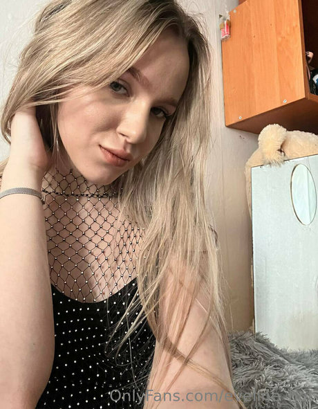 eveline hot hd model pics