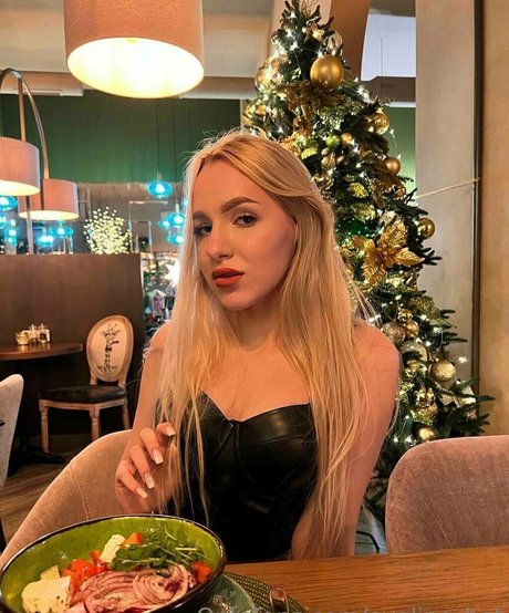 eveline hot erotic star galleries