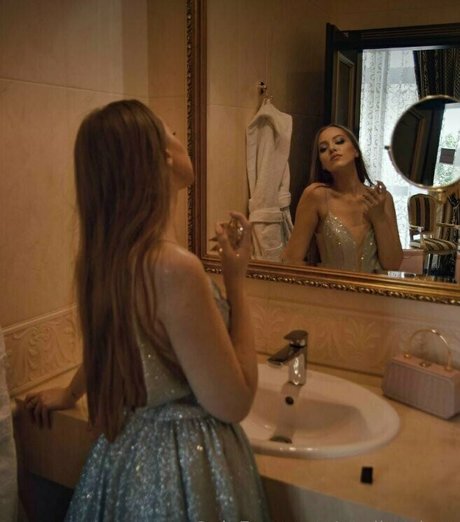 eveline hot model erotic pic