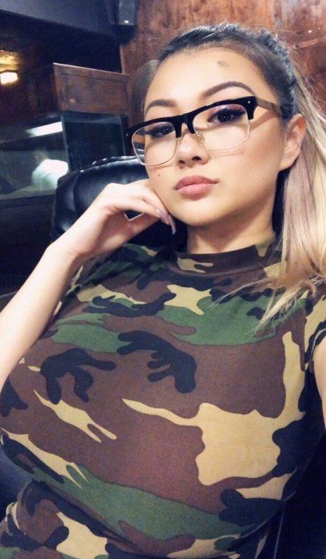 Vickibaybeee sexy pornstar img