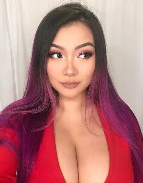 Vickibaybeee erotic model pics