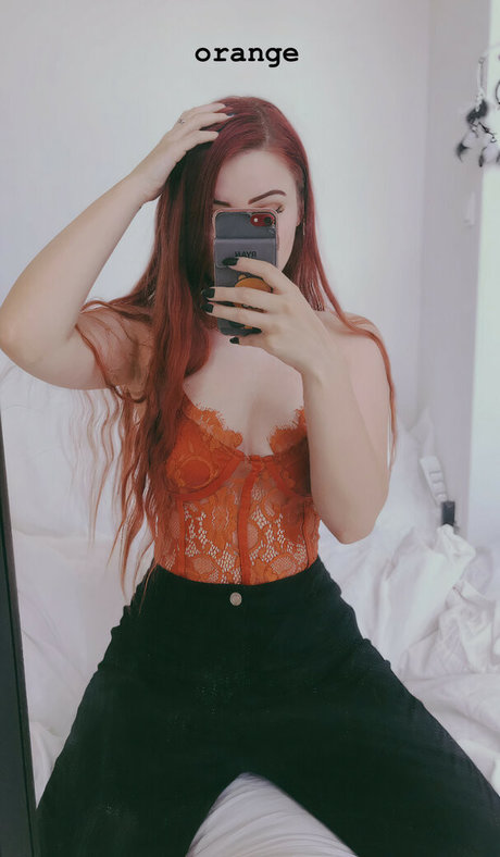 Proxyfox hot actress image