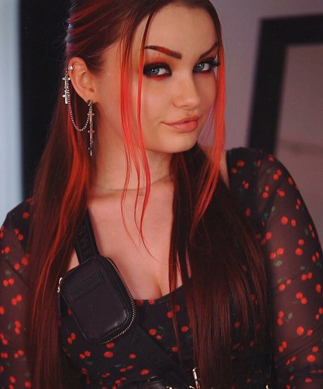 Proxyfox art model pictures