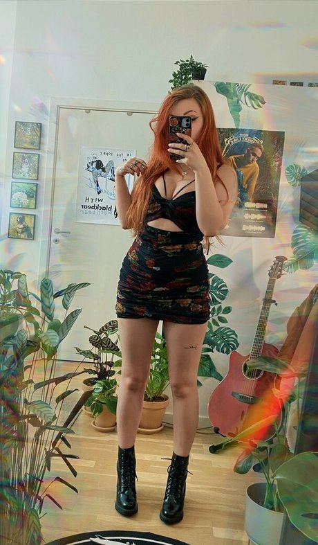 Proxyfox pretty model pic