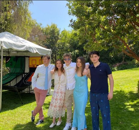 Charlotte Lawrence hot model pics