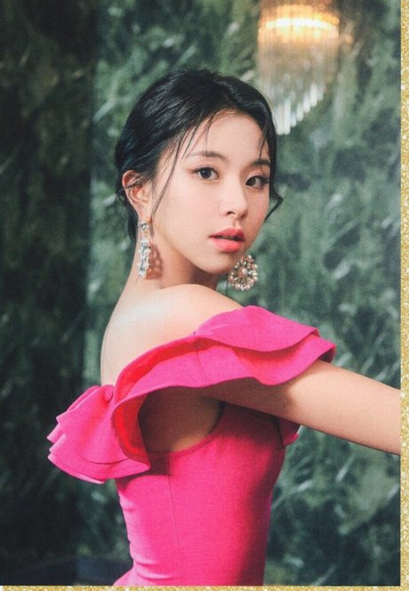 Twice Kpop star perfect pic